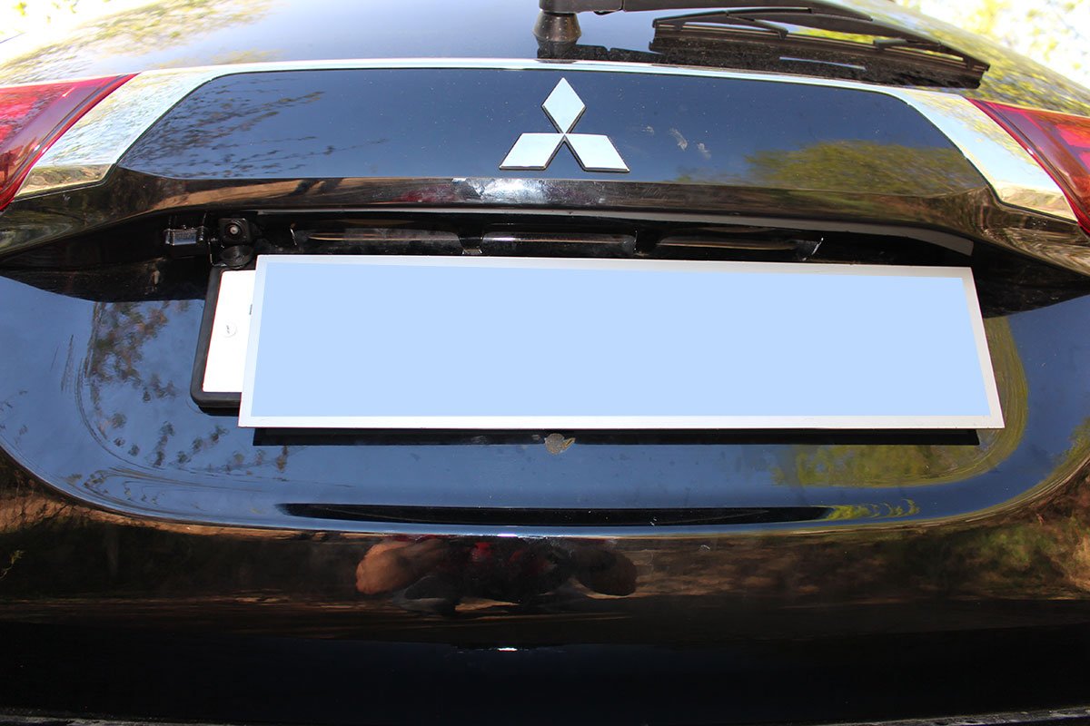 Защита камеры заднего вида для Mitsubishi Outlander IV